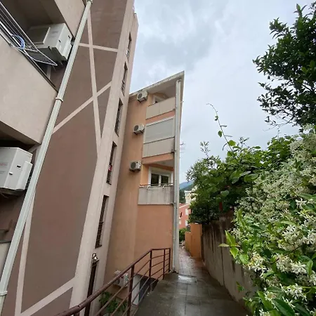 Apartamento One-bedroom Apartment, One Step From The Sea