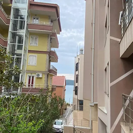 Apartamento One-bedroom Apartment, One Step From The Sea
