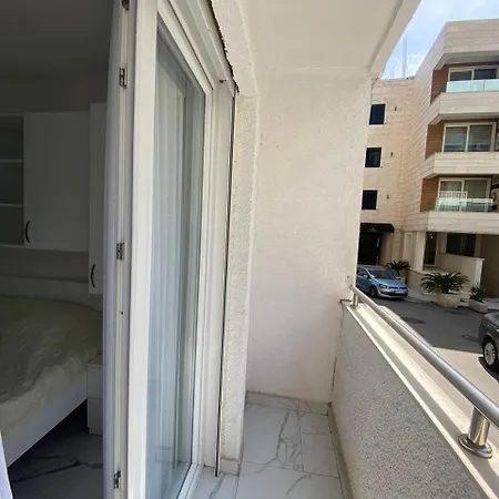 One-bedroom Apartment, One Step From The Sea Apartamento