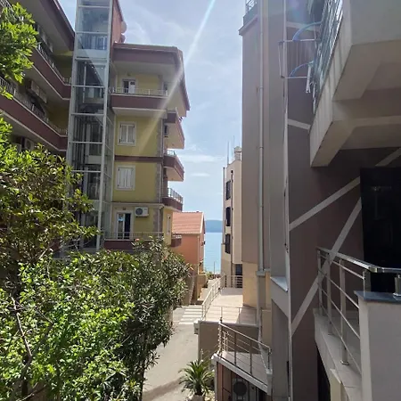 Apartamento One-bedroom Apartment, One Step From The Sea Budva
