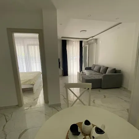 Apartamento One-bedroom Apartment, One Step From The Sea Budva