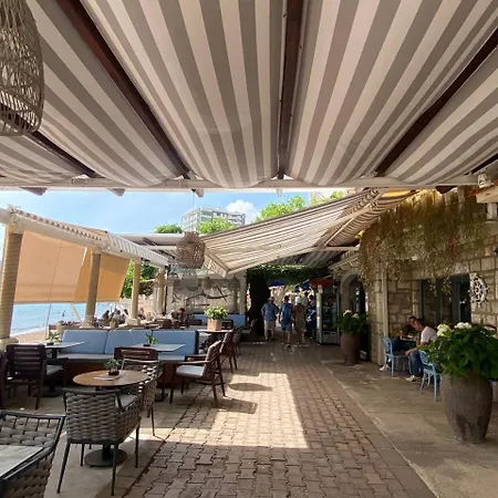 One-bedroom Apartment, One Step From The Sea Apartamento Budva